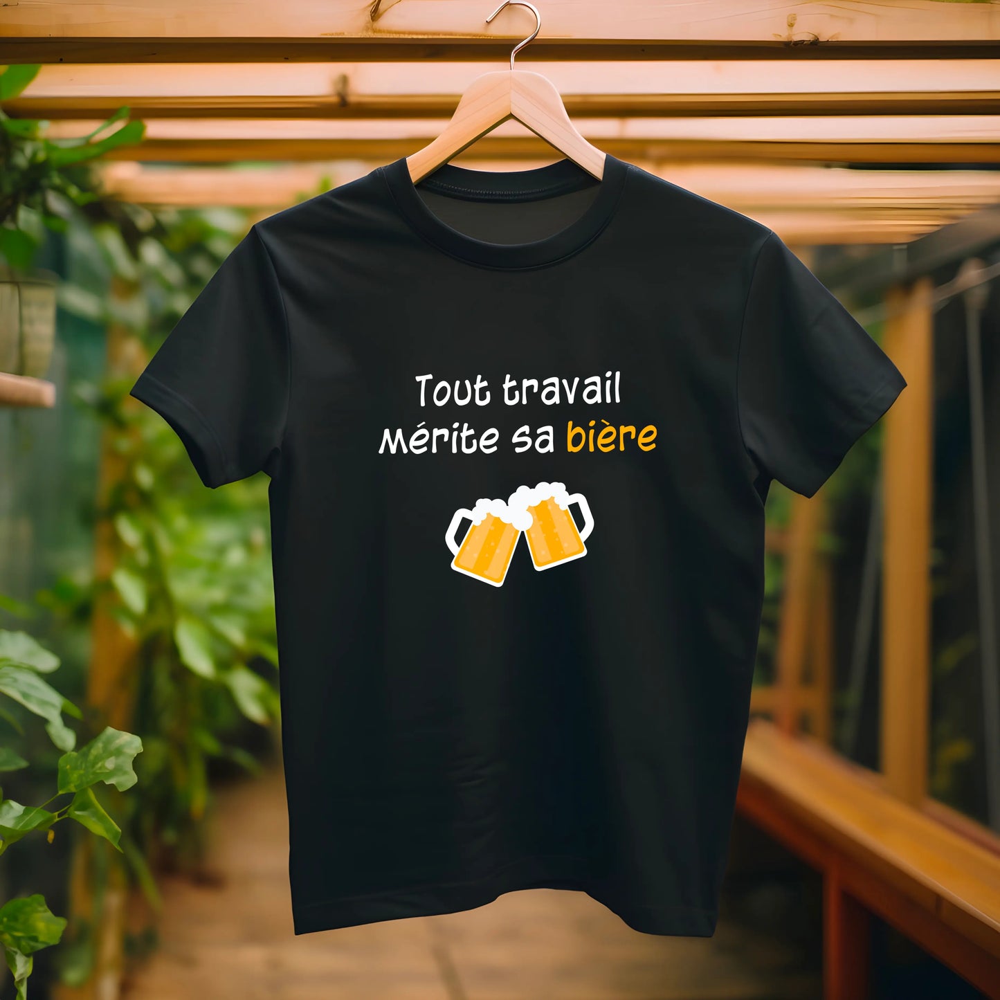 T-shirt homme tout travail mérite sa bière - Canaillage
